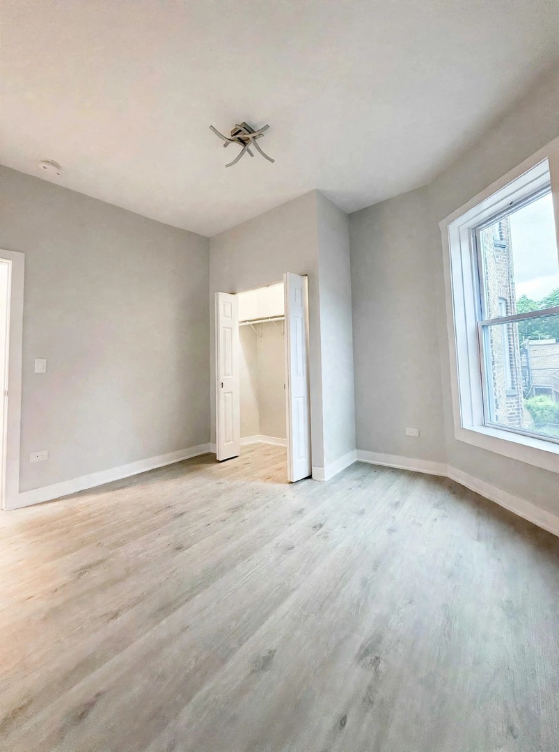 6039 S Eberhart Avenue 2 Property Photo 12