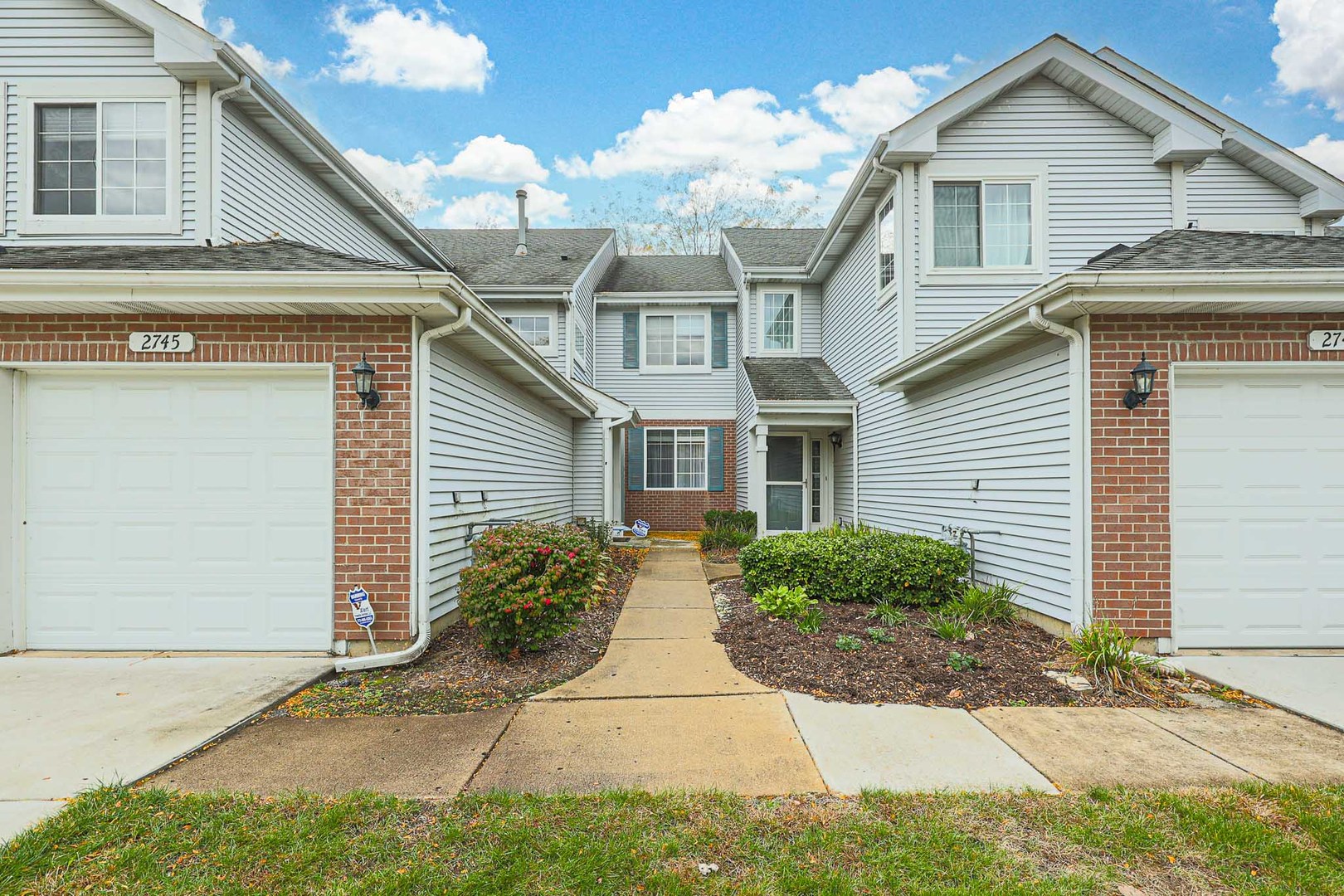 2745 Odlum Drive Property Photo 1