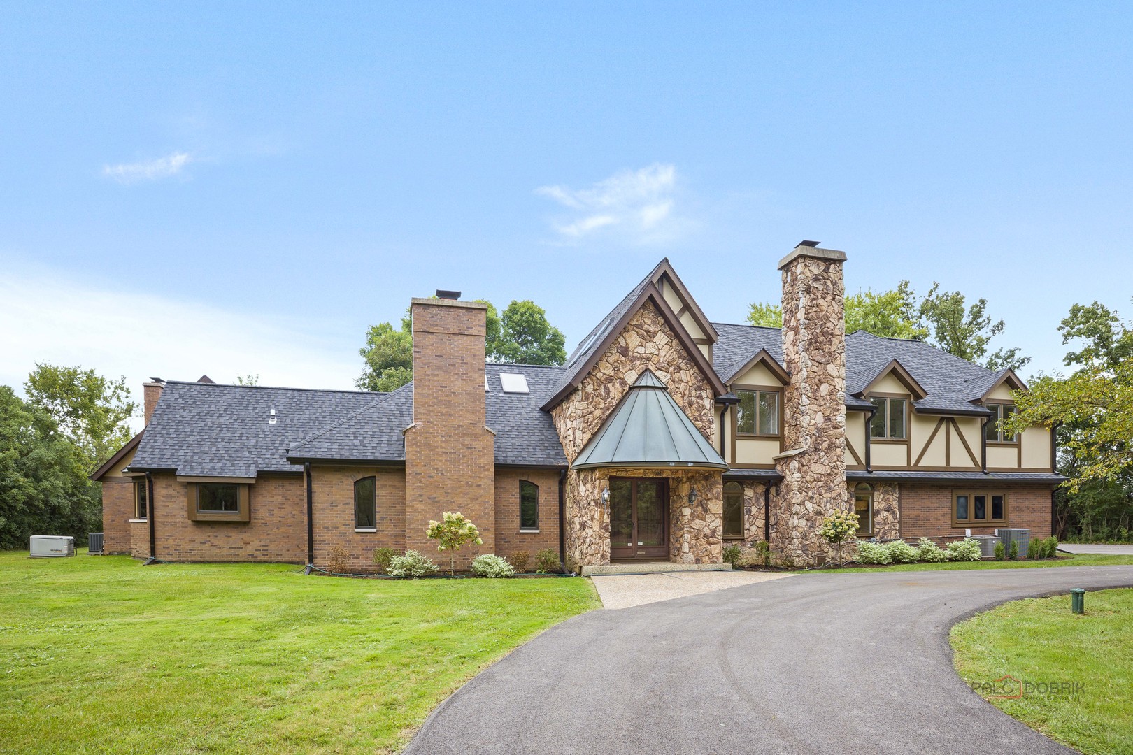 1899 Hilltop Lane Property Photo 3