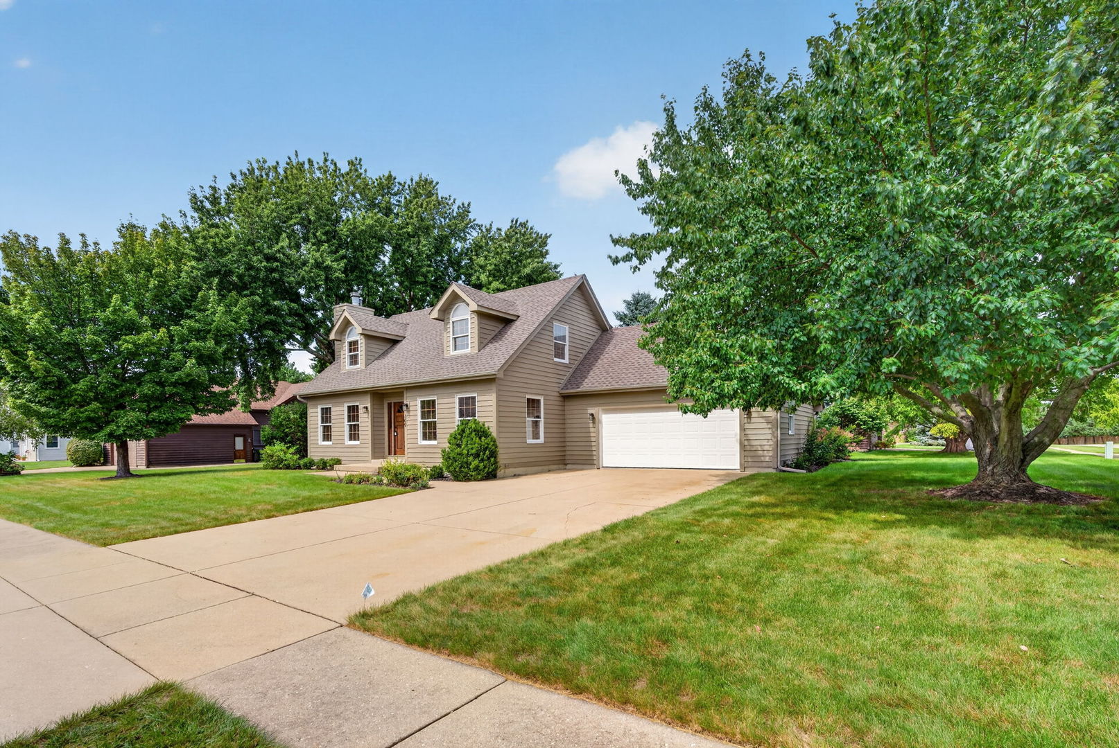 309 E Somonauk Street Property Photo 5