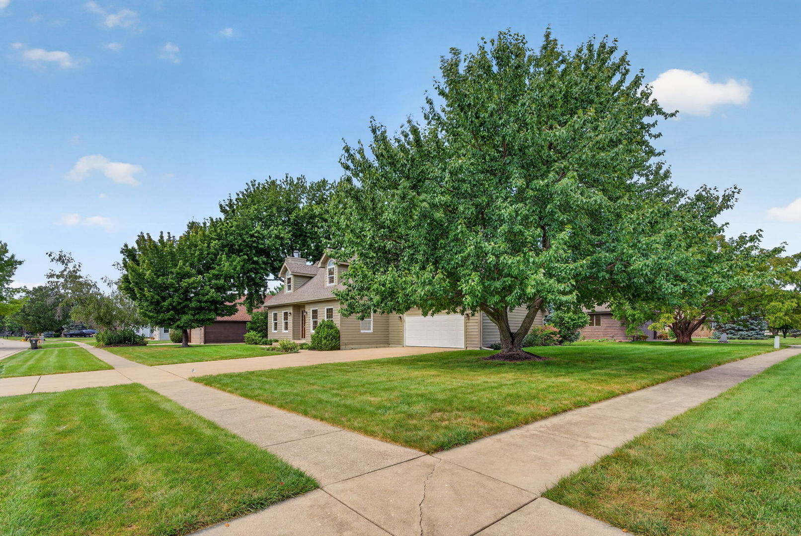309 E Somonauk Street Property Photo 6