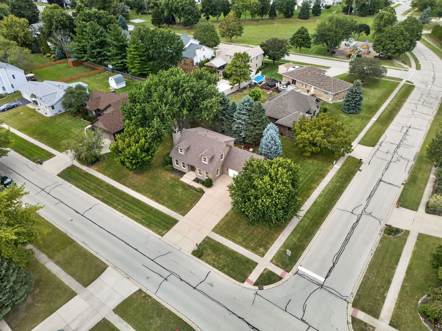 309 E Somonauk Street Property Photo 9