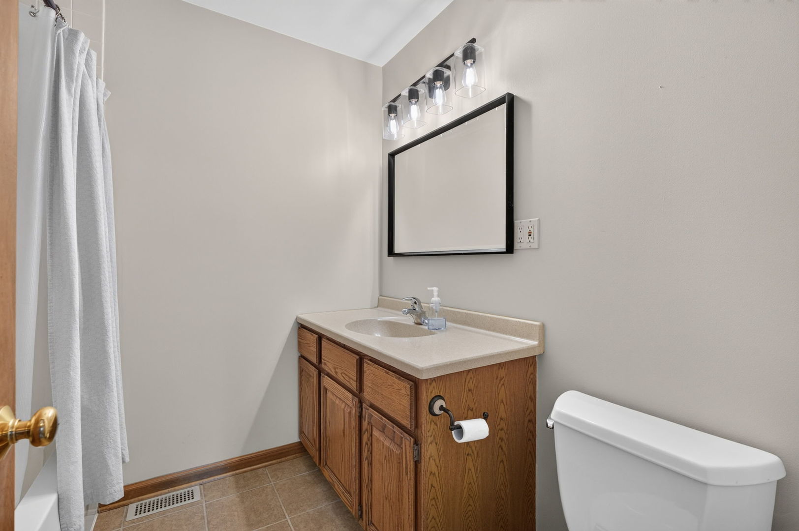 309 E Somonauk Street Property Photo 31