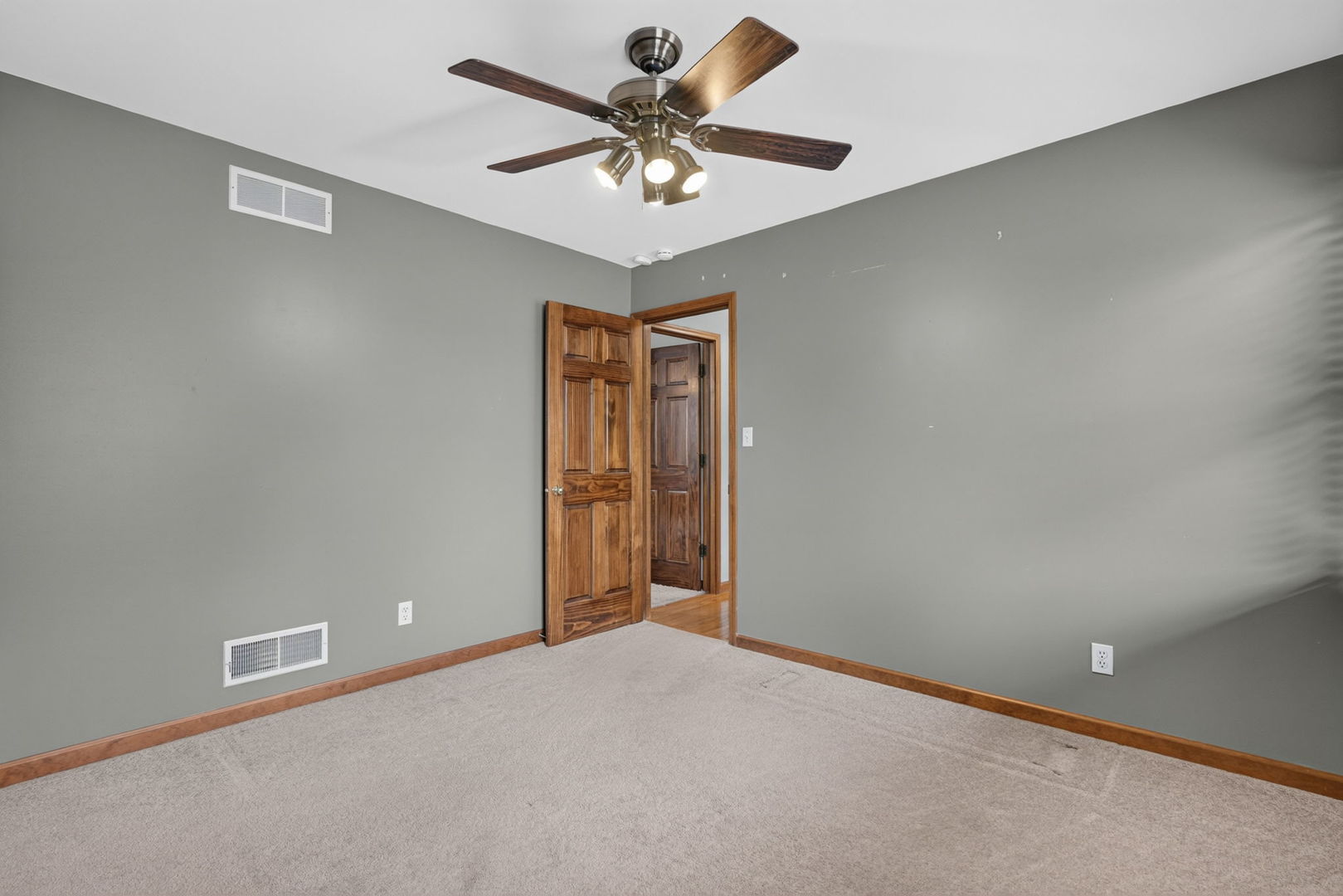309 E Somonauk Street Property Photo 47