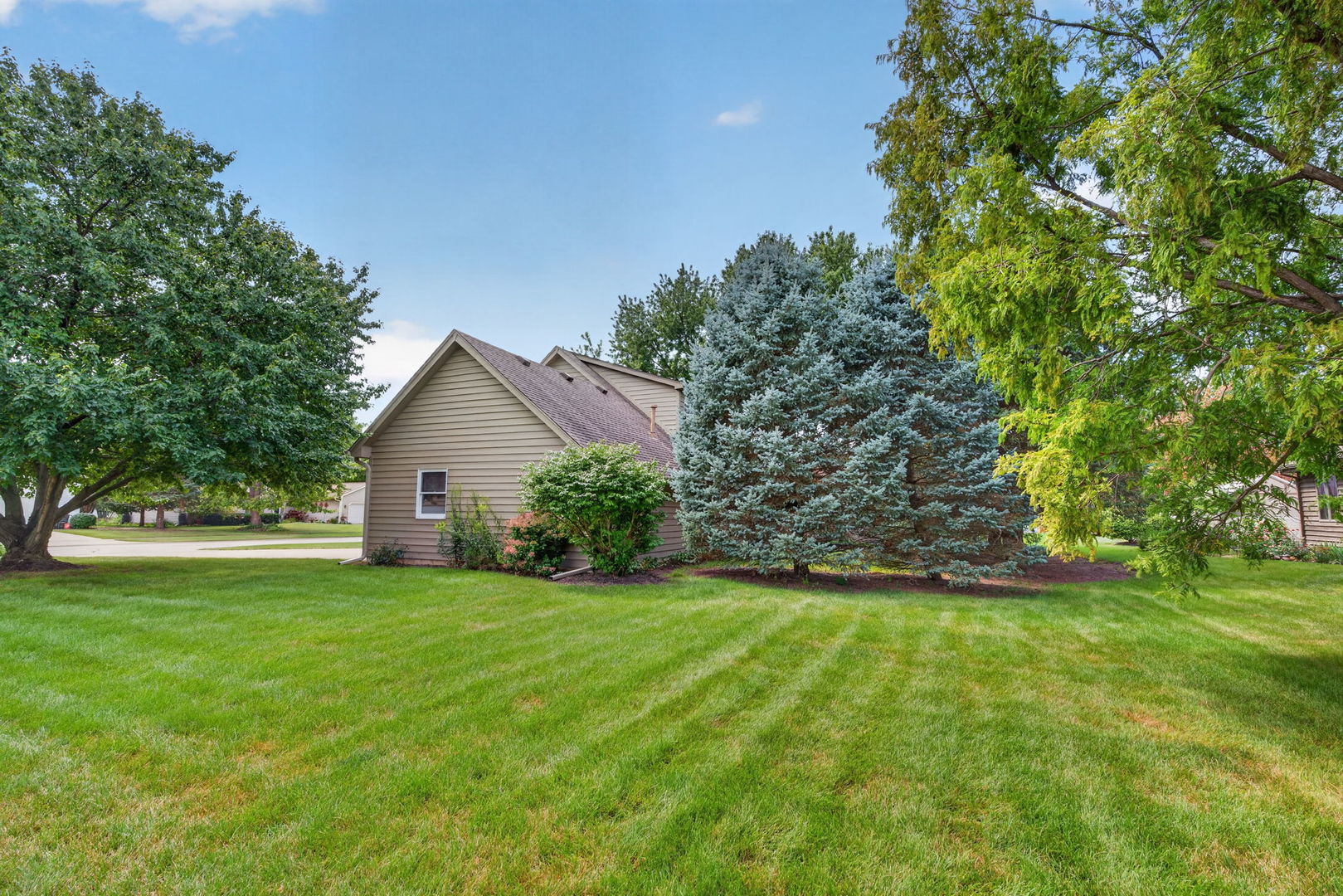 309 E Somonauk Street Property Photo 58
