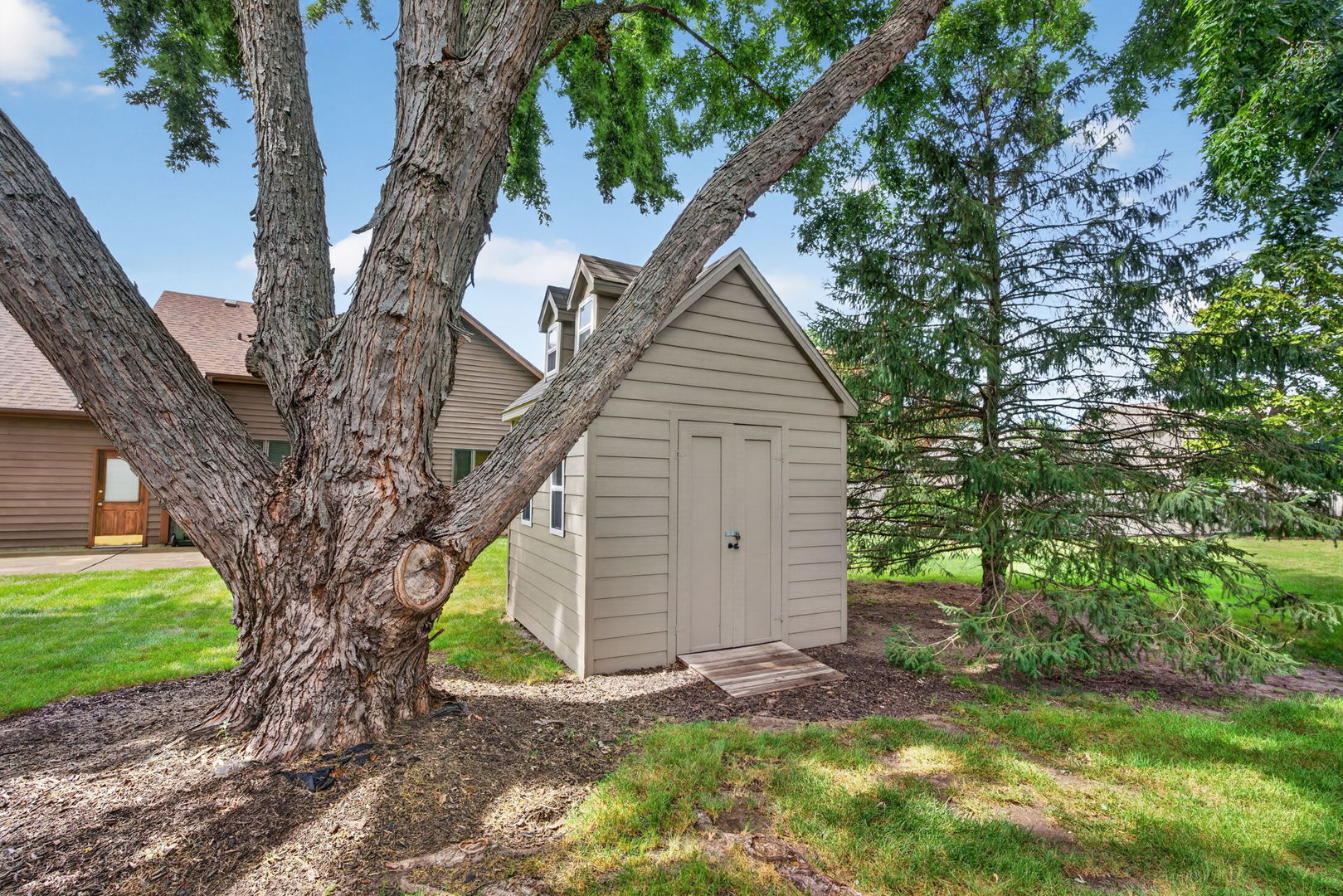 309 E Somonauk Street Property Photo 63