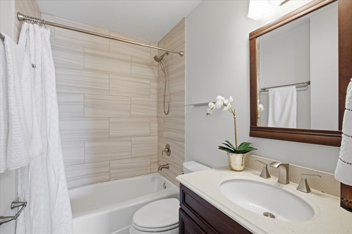 2943 N Lincoln Avenue 212 Property Photo 18
