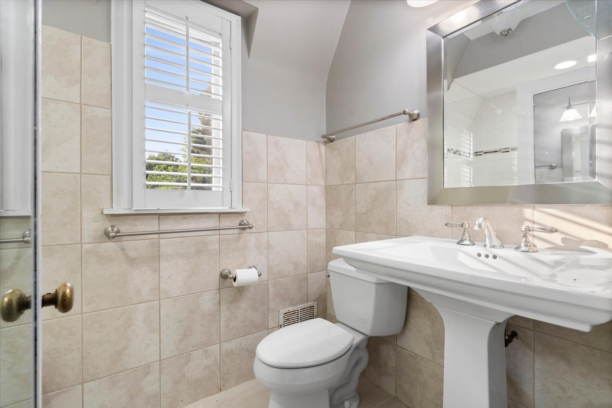 6652 N Chicora Avenue Property Photo 22