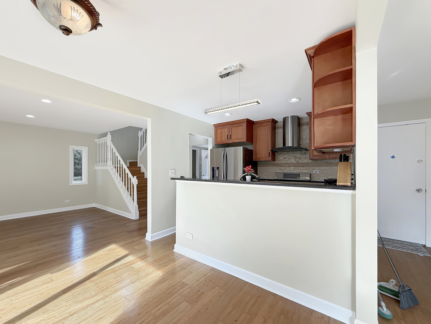 647 Darien Court Property Photo 7