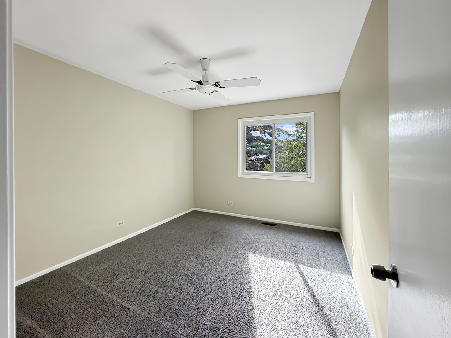 647 Darien Court Property Photo 17