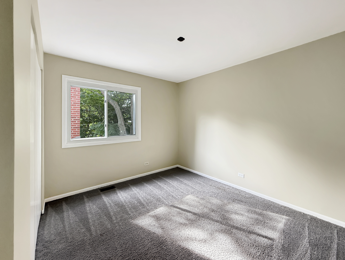 647 Darien Court Property Photo 18
