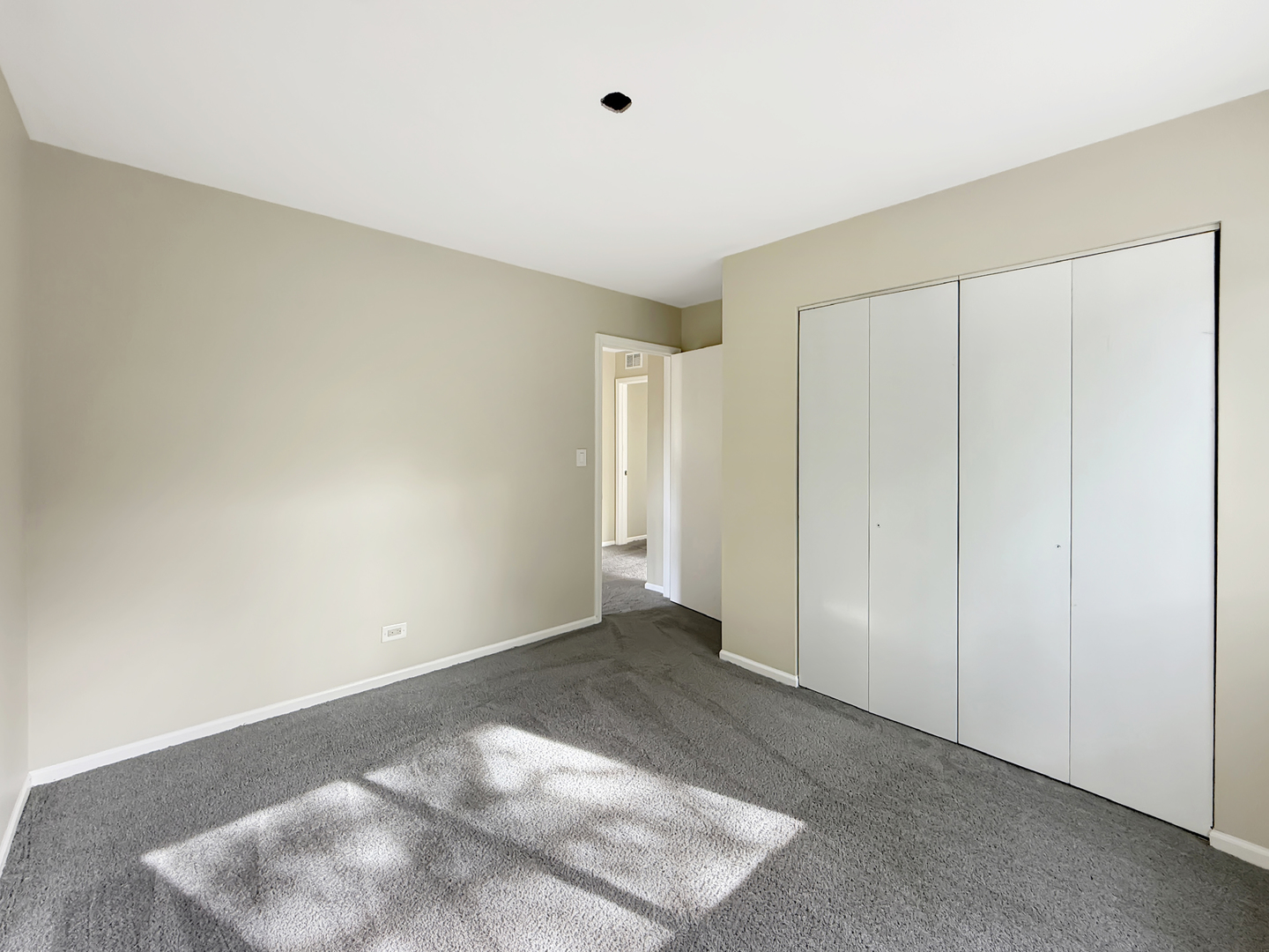 647 Darien Court Property Photo 24