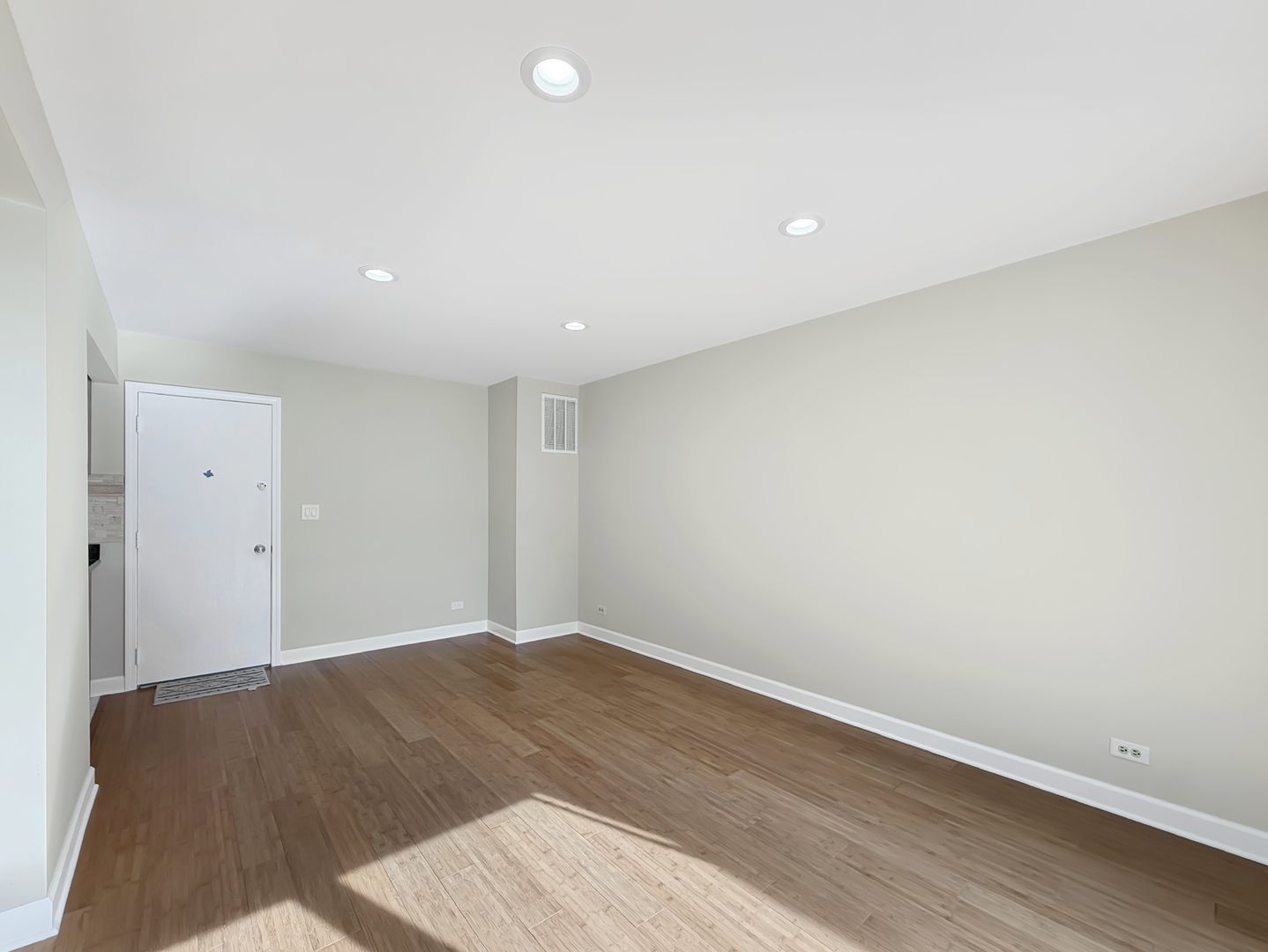647 Darien Court Property Photo 25