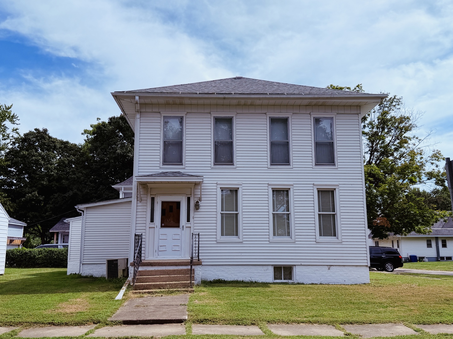 203 E Market Street Property Photo 1