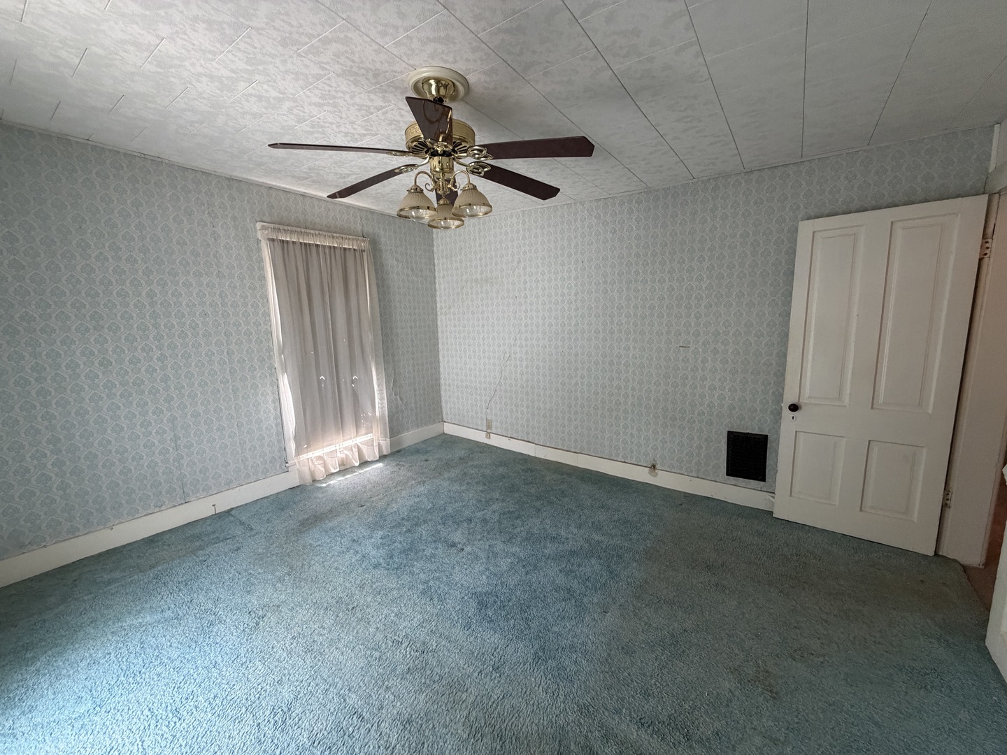 203 E Market Street Property Photo 24