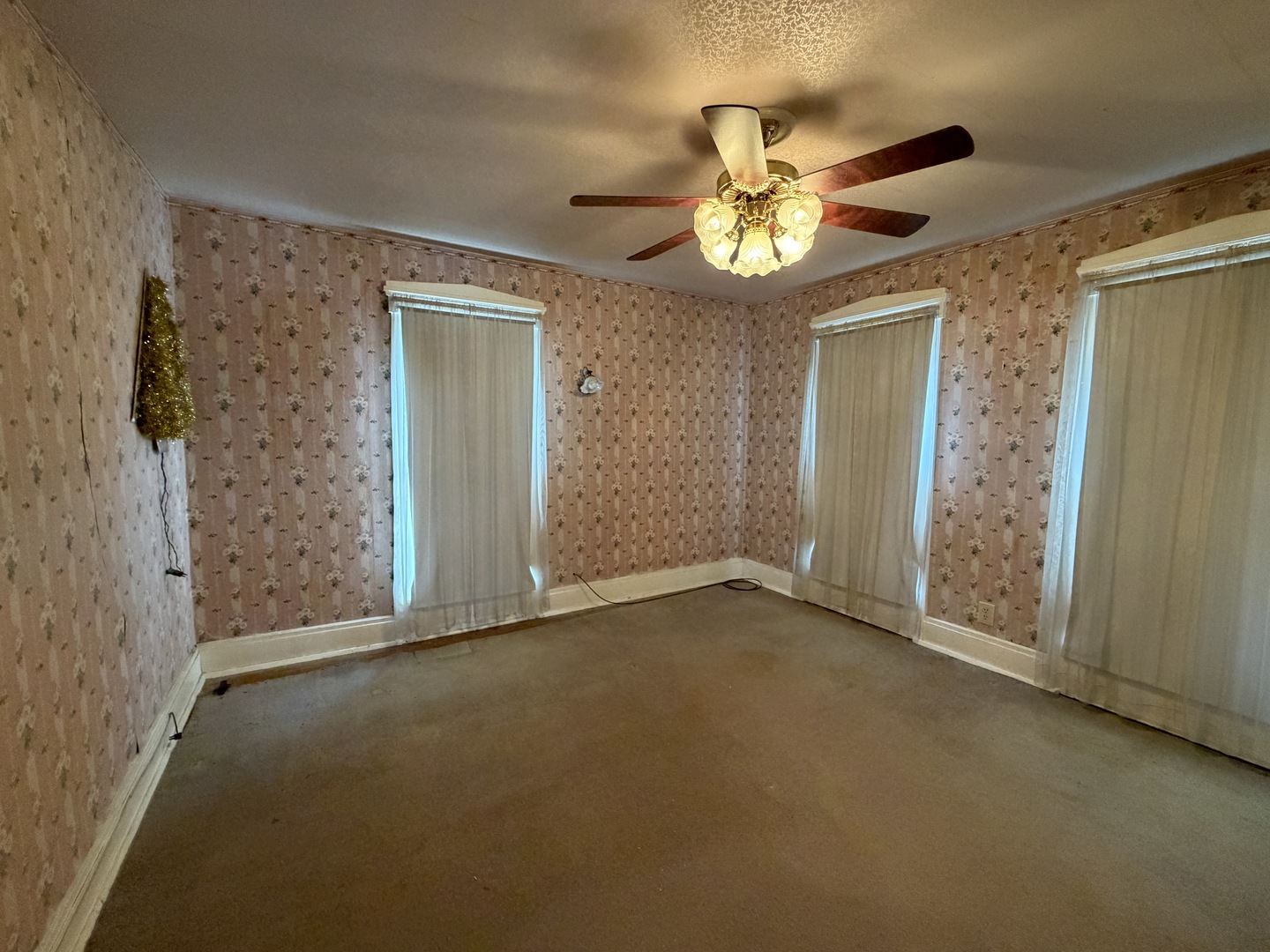 203 E Market Street Property Photo 25