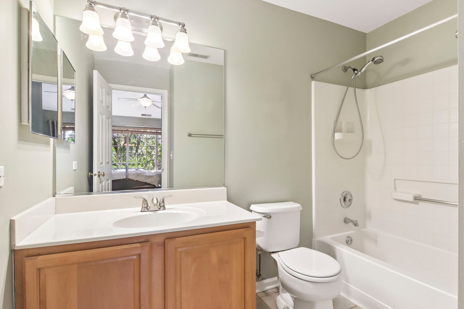 12753811 Property Photo 23