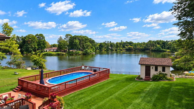6797 Lakeshore Drive Property Photo 9