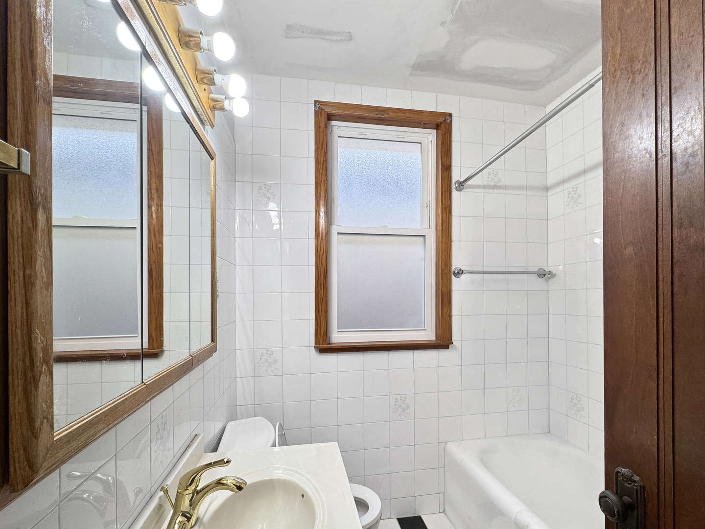 6213 W Eddy Street Property Photo 7