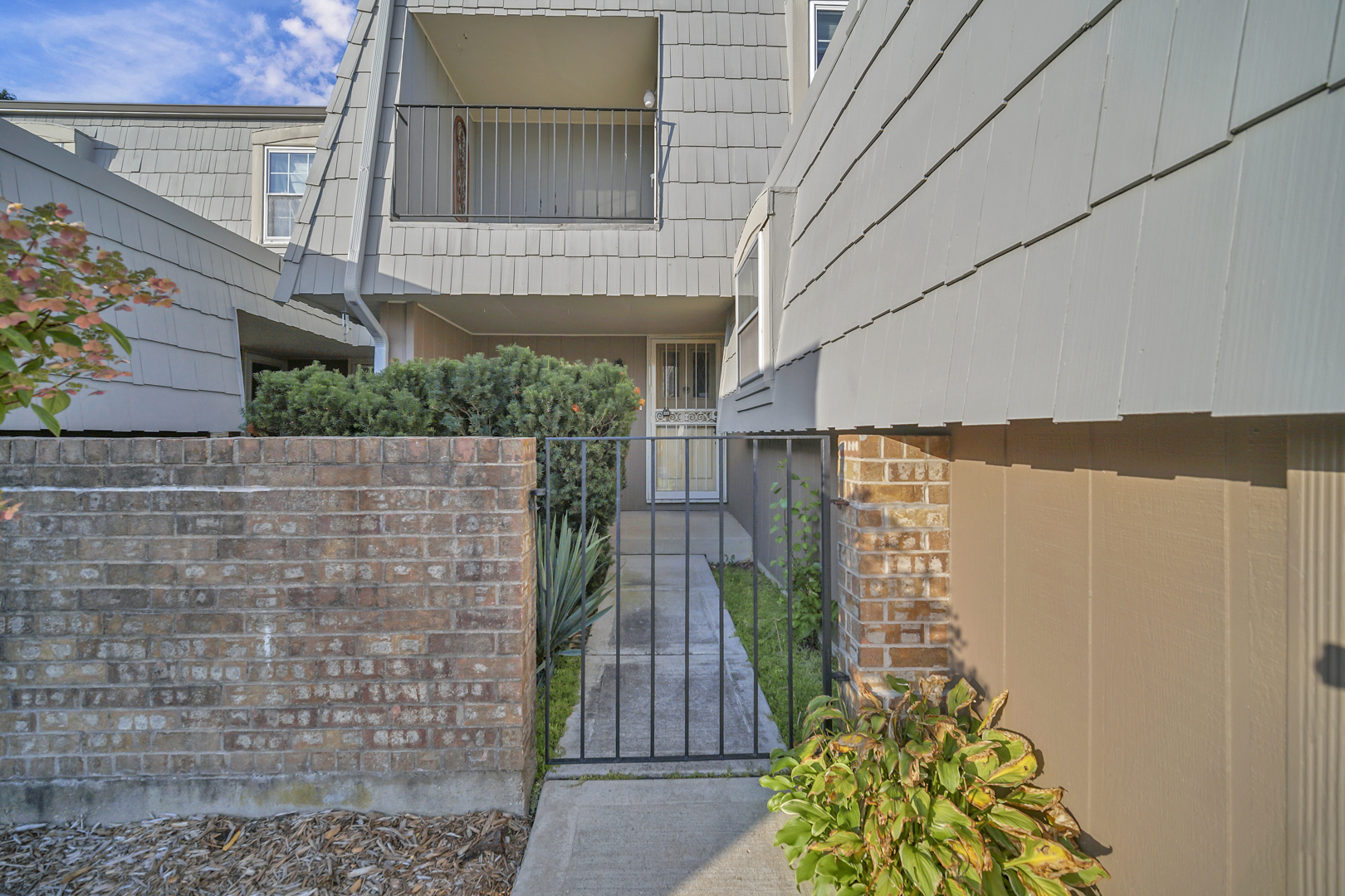 640 Burgundy Court D Property Photo 2