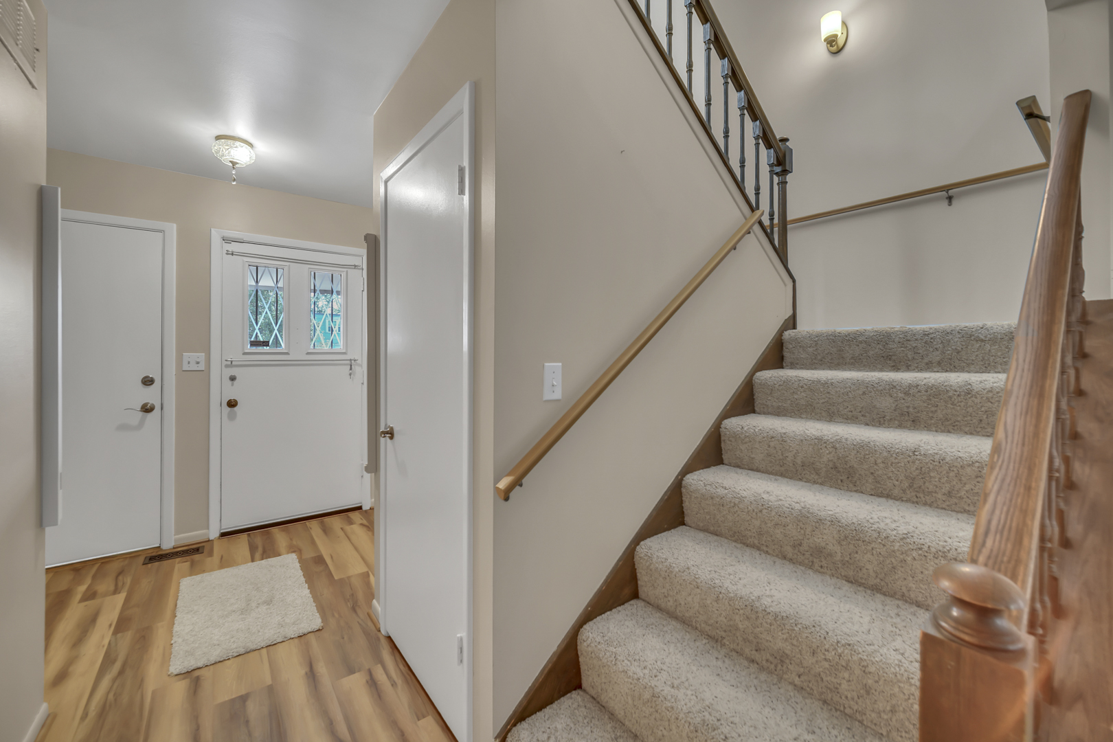 640 Burgundy Court D Property Photo 4