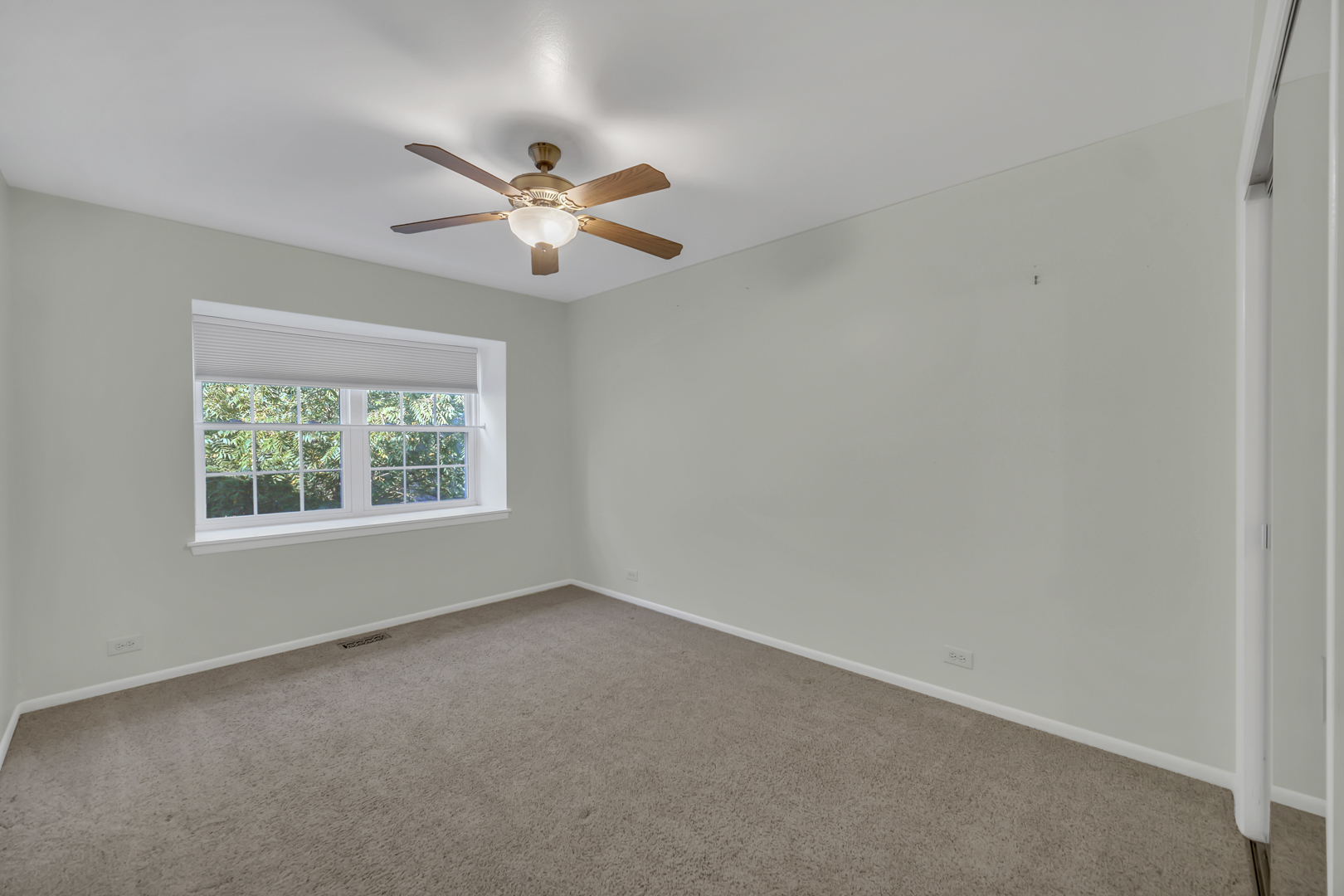 640 Burgundy Court D Property Photo 13
