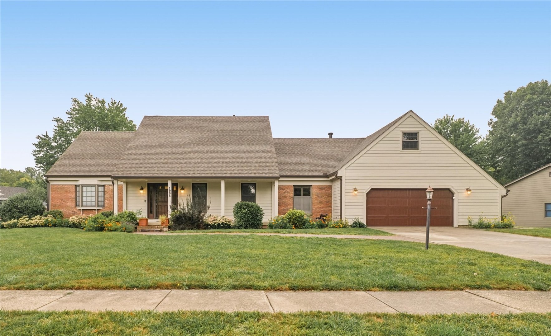 1906 Trout Valley Drive Property Photo 1