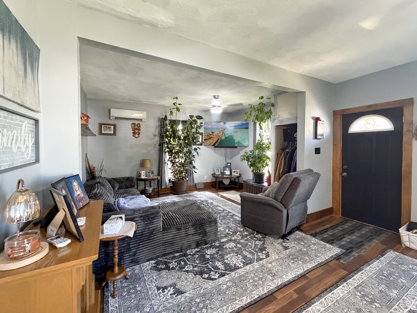 828 S Adams Avenue Property Photo 3