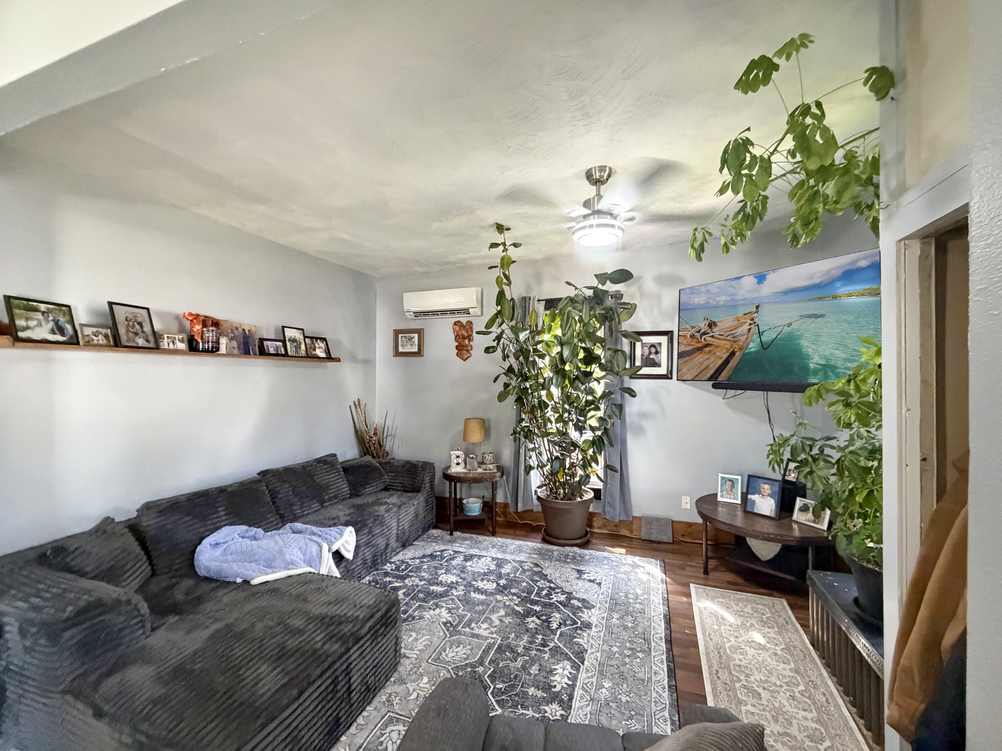 828 S Adams Avenue Property Photo 4