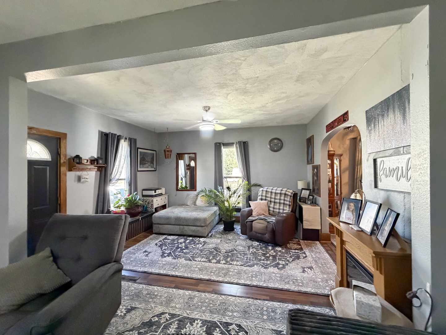 828 S Adams Avenue Property Photo 6