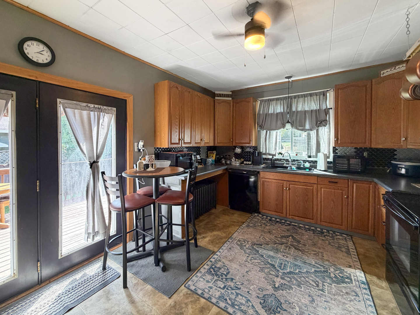 828 S Adams Avenue Property Photo 8