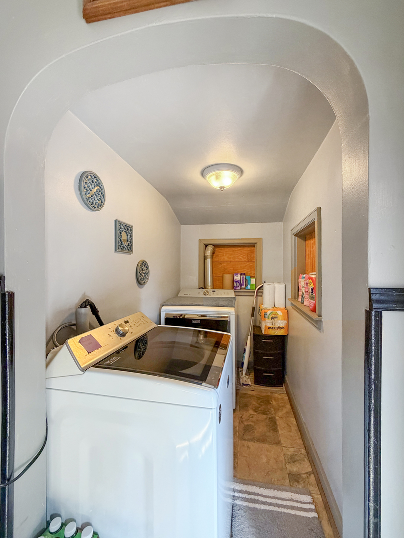 828 S Adams Avenue Property Photo 13