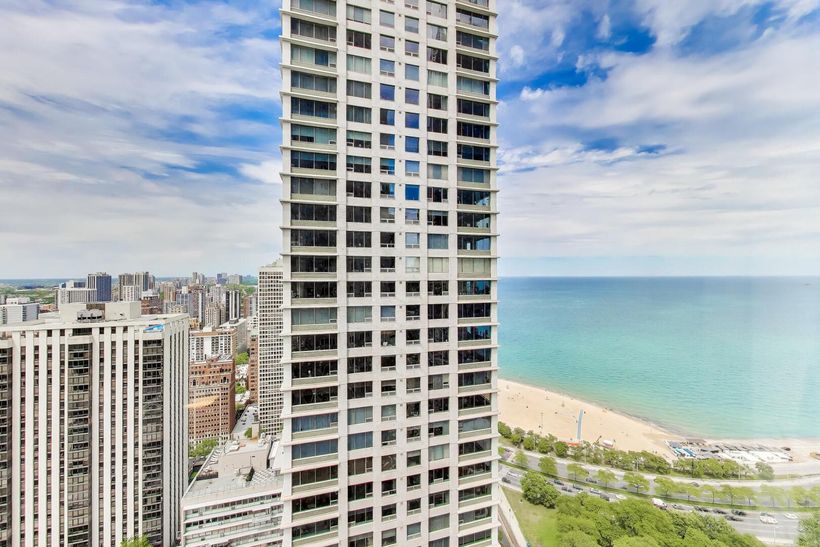 950 N Michigan Avenue 3103 Property Photo 4