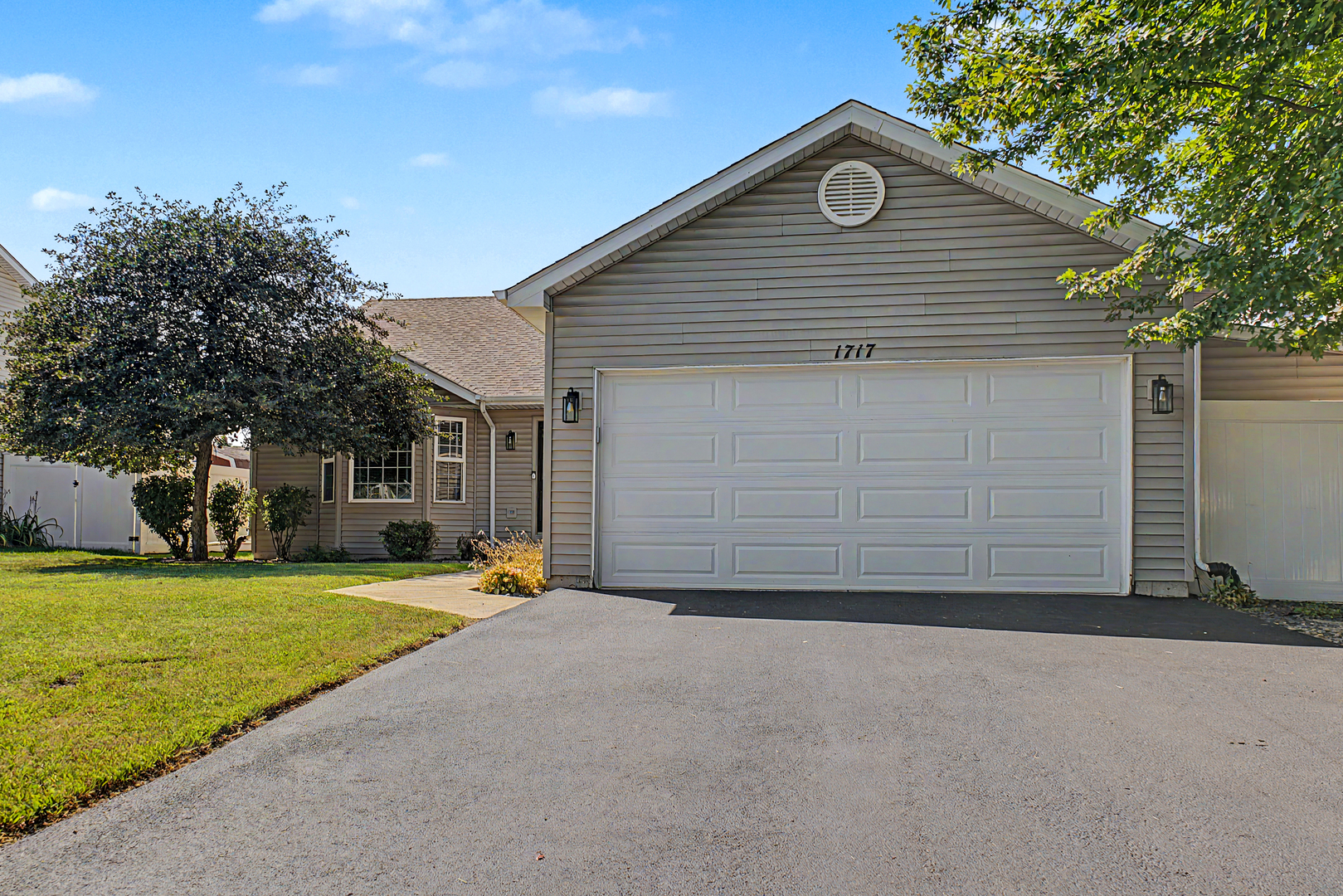 1717 Parkside Drive Property Photo 1