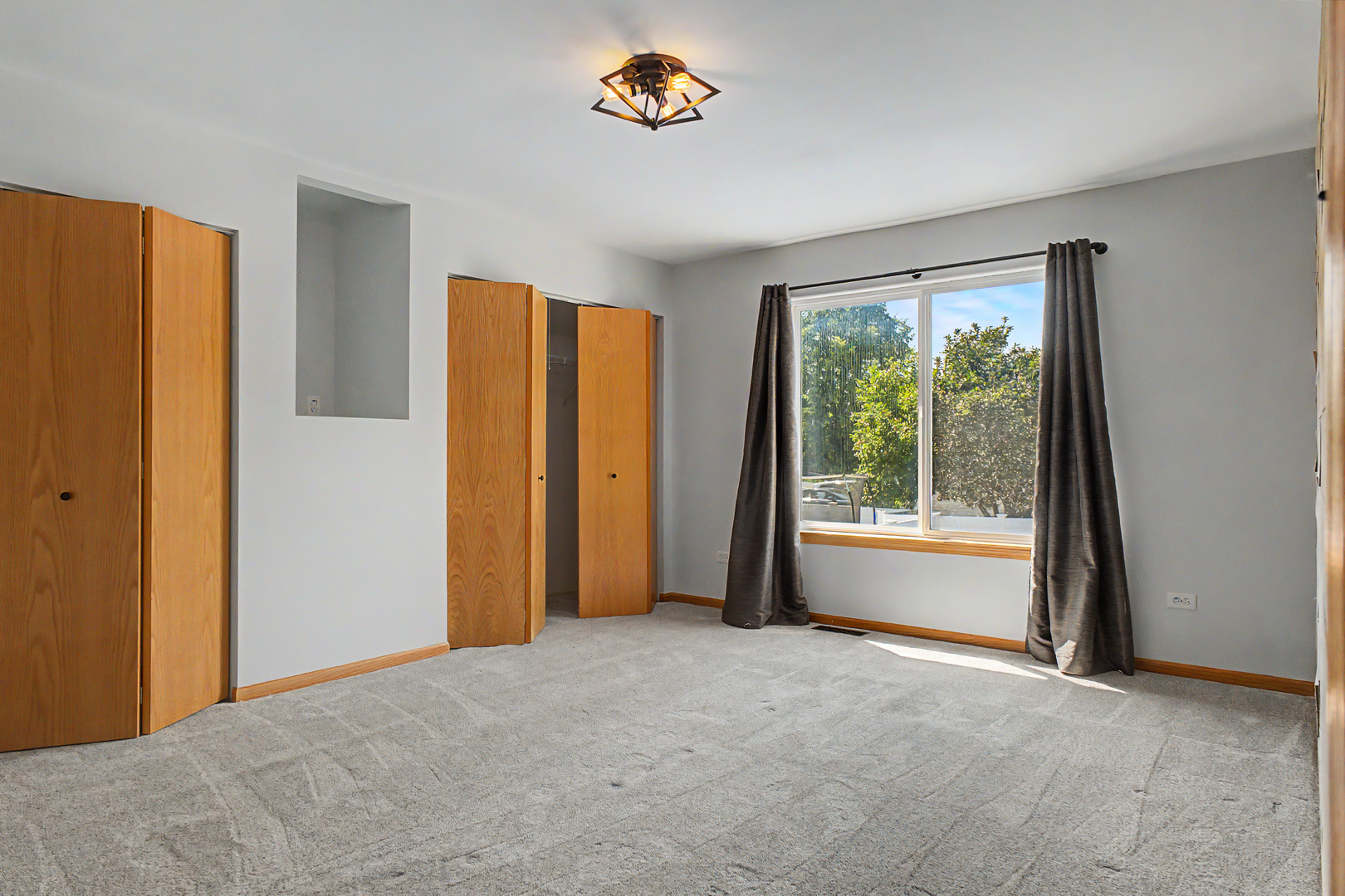 1717 Parkside Drive Property Photo 12