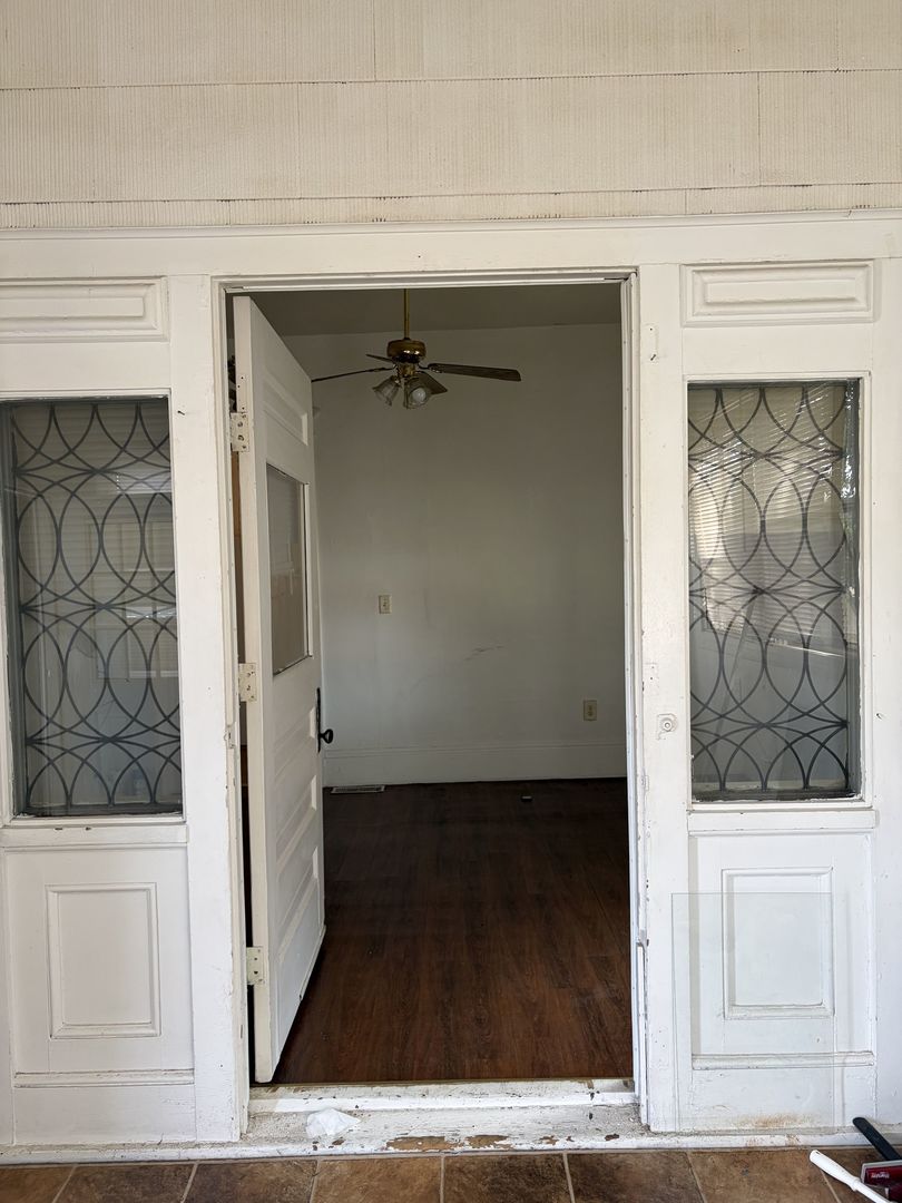 508 W Washington Street Property Photo 8