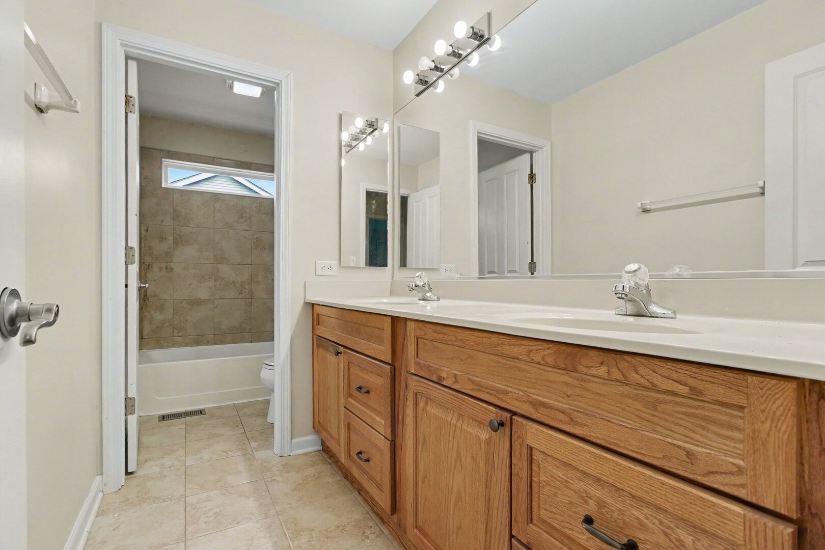 1530 S Lancaster Lane Property Photo 27