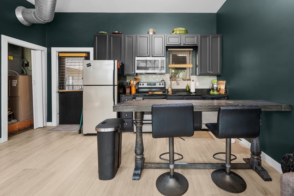 1605 2nd Avenue 9 Property Photo 6