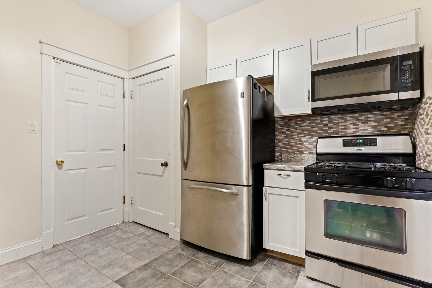 809 Moran Street Property Photo 7