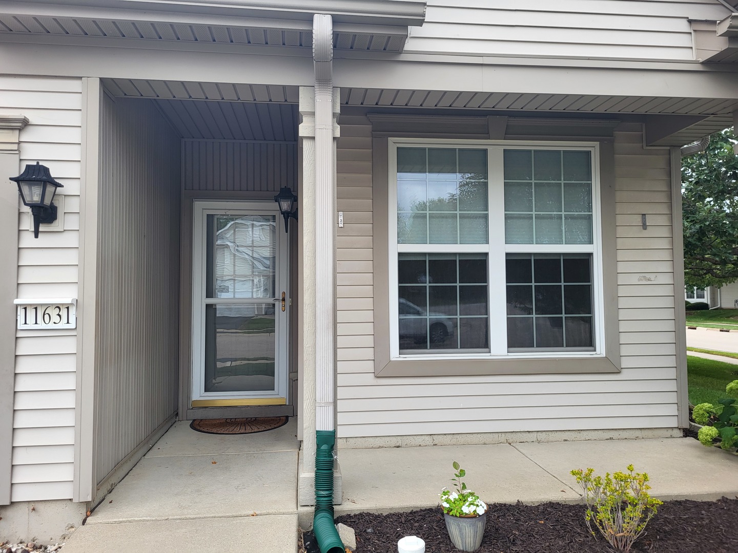 11631 Wembley Drive Property Photo 3