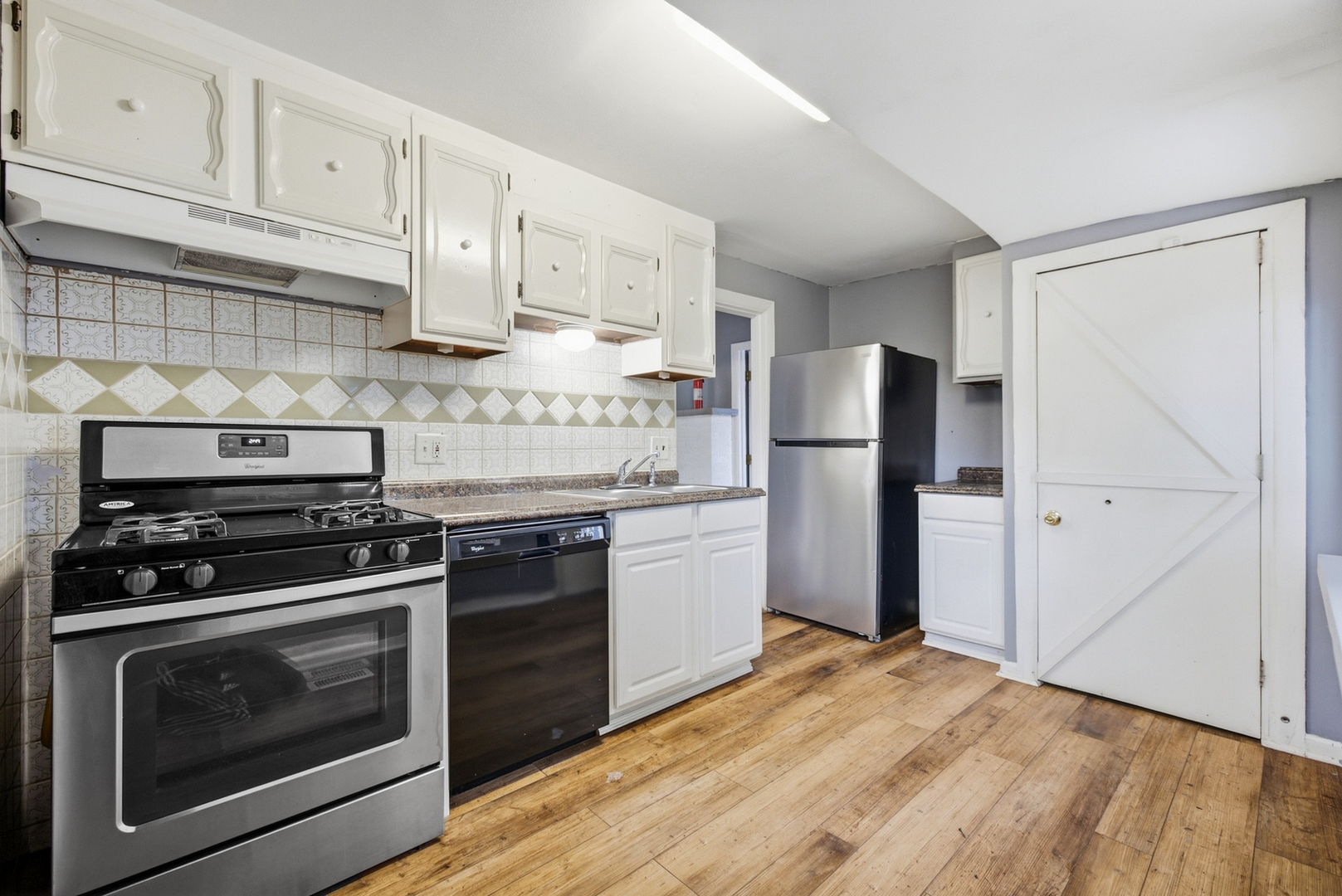 1401 Sherwood Avenue Property Photo 4