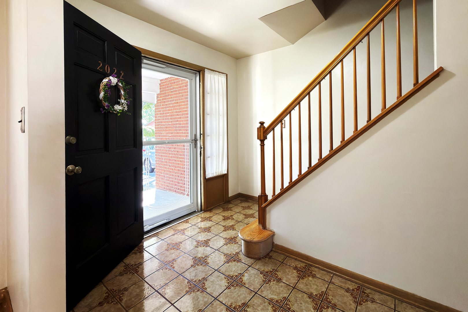 2022 E Woodview Drive Property Photo 11