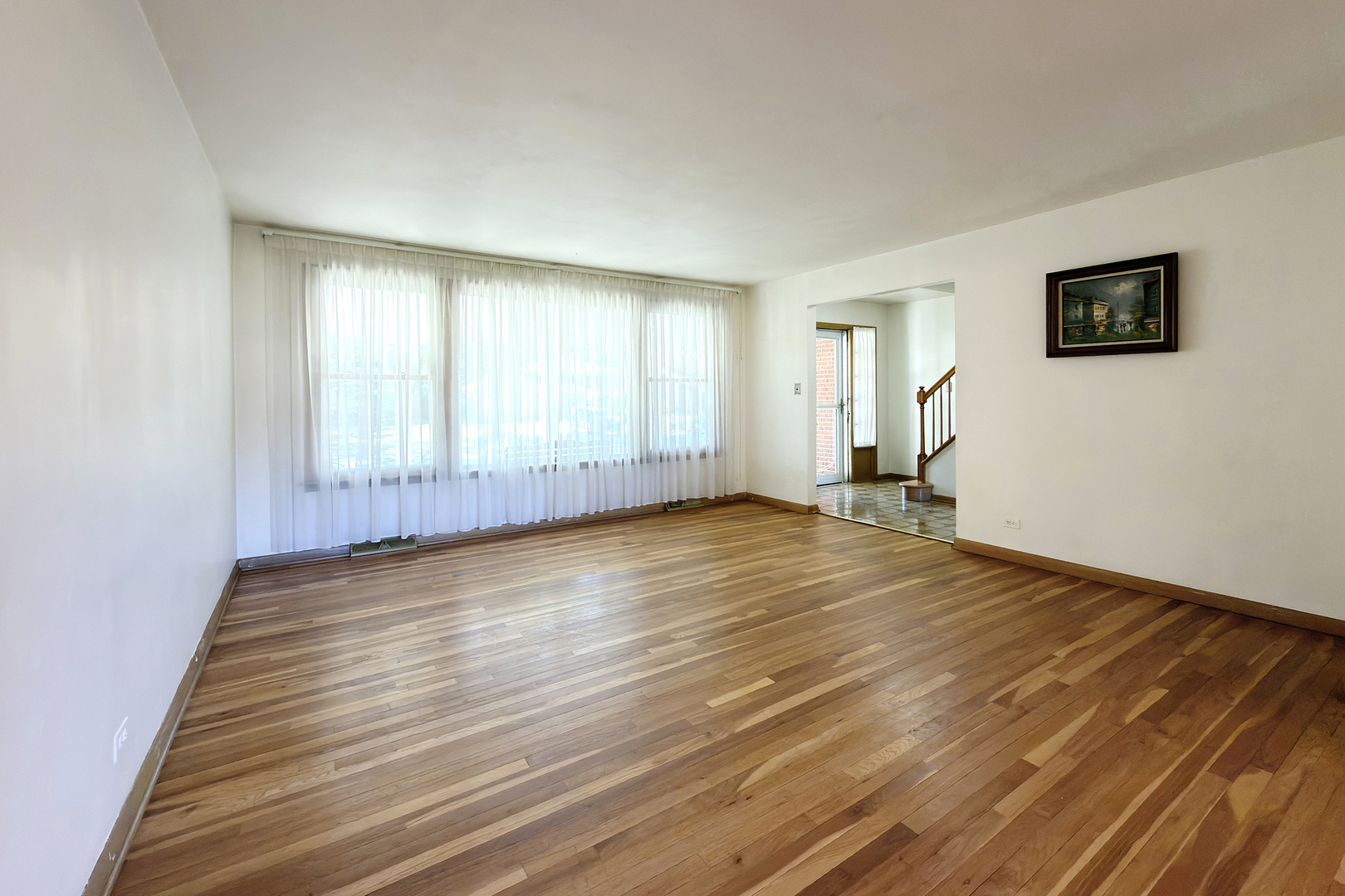 2022 E Woodview Drive Property Photo 13