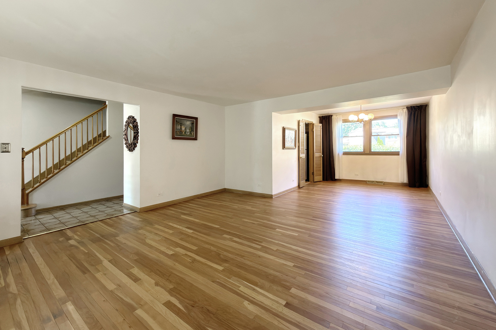 2022 E Woodview Drive Property Photo 15