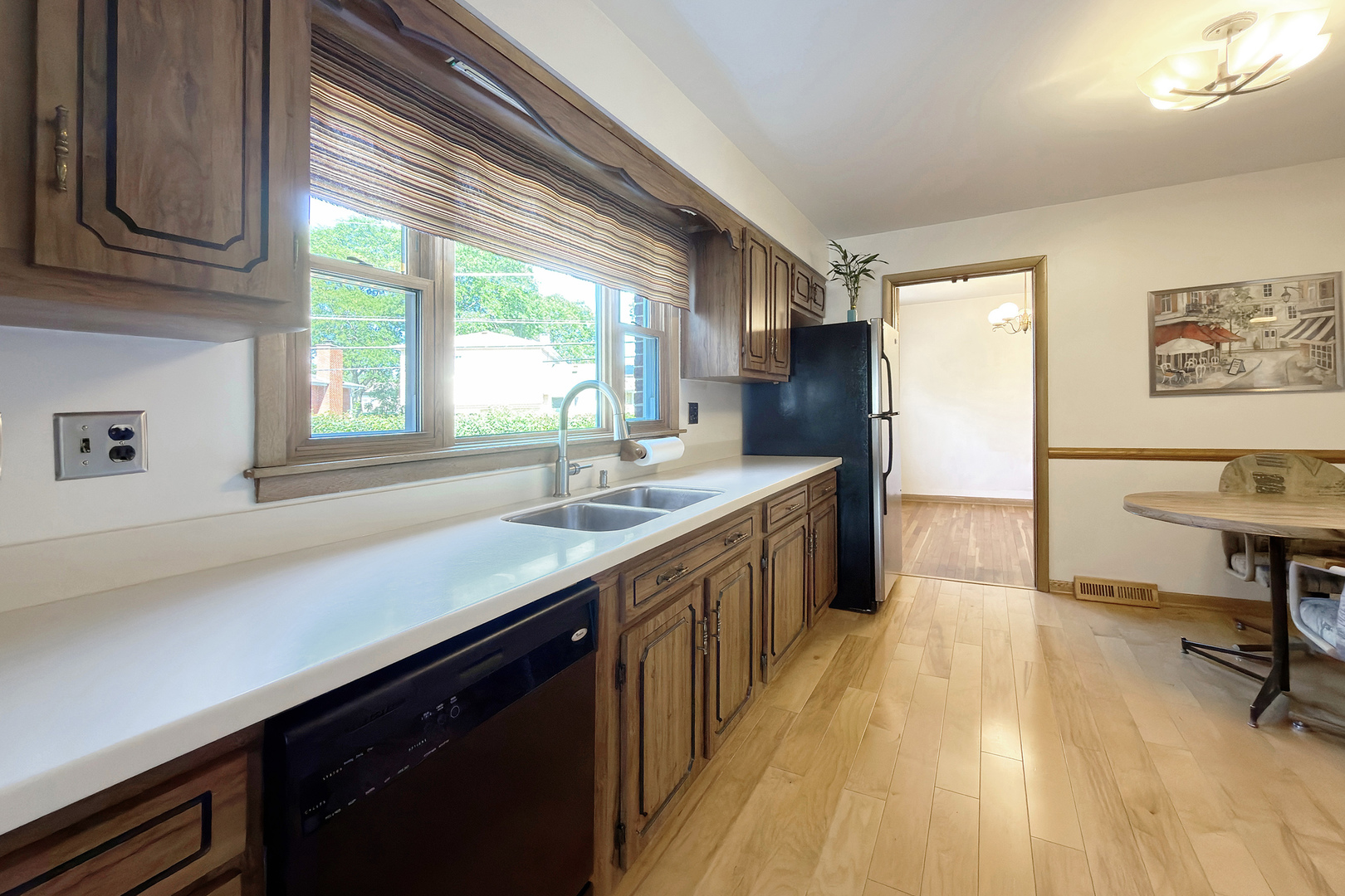 2022 E Woodview Drive Property Photo 19