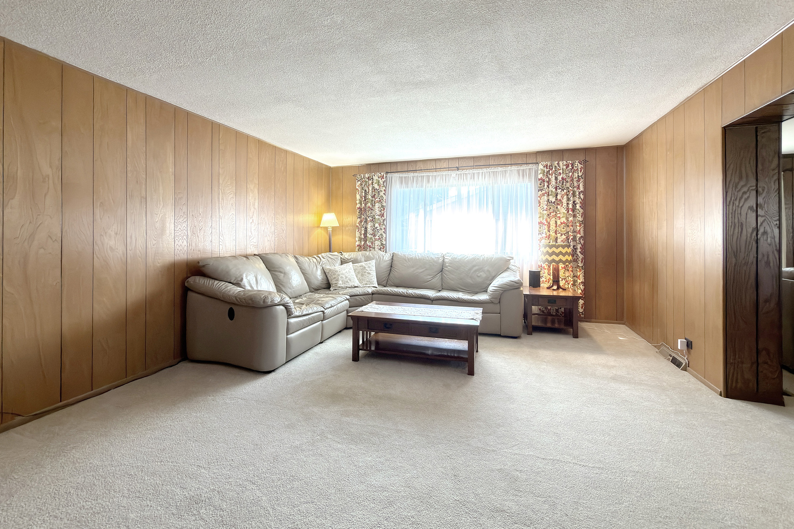 2022 E Woodview Drive Property Photo 23