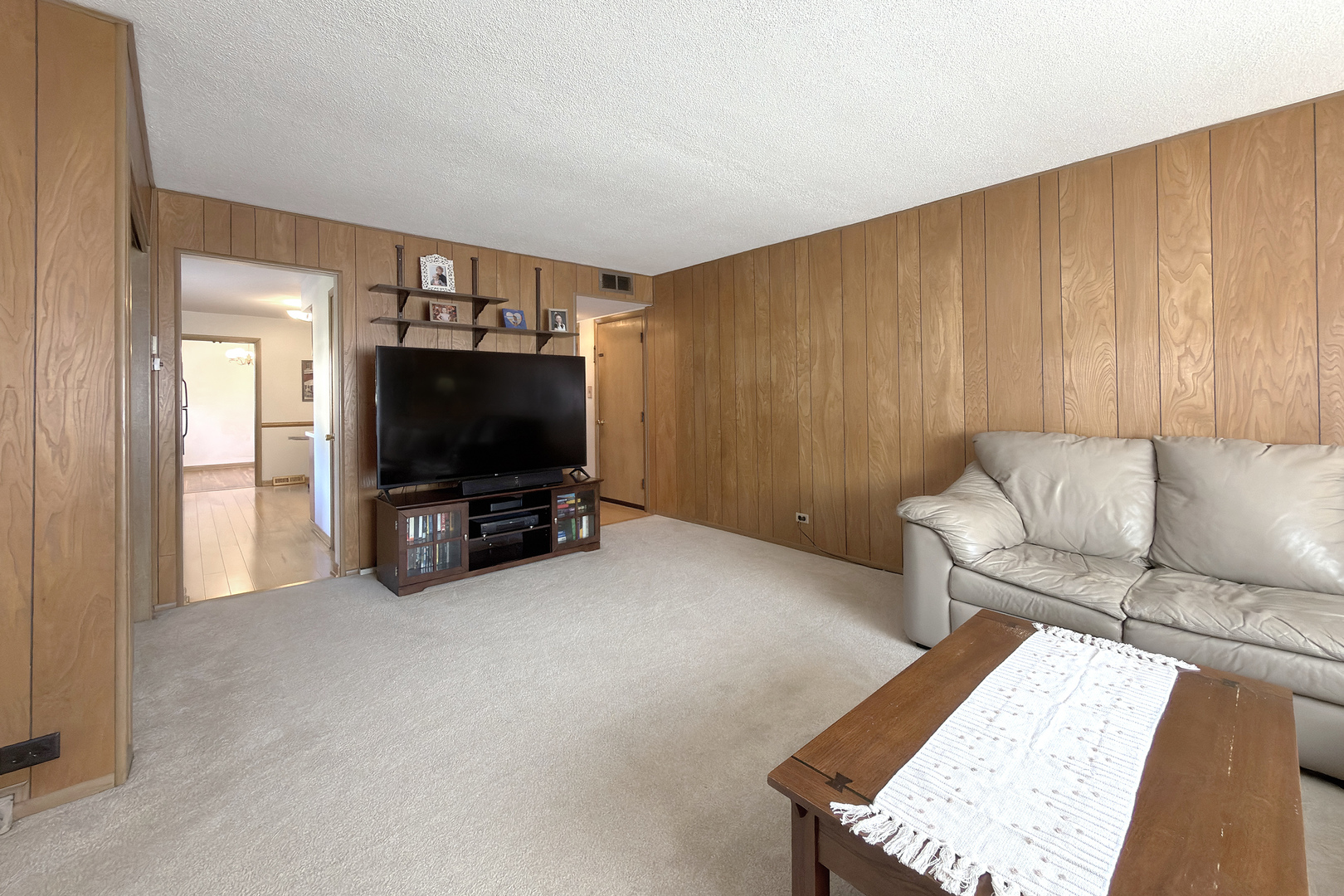 2022 E Woodview Drive Property Photo 24