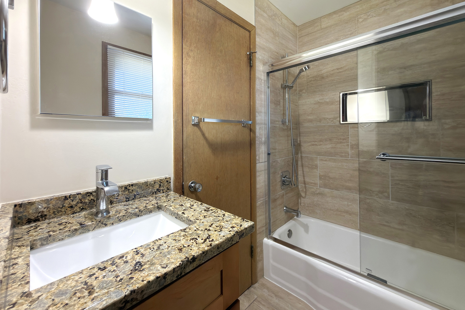 2022 E Woodview Drive Property Photo 32