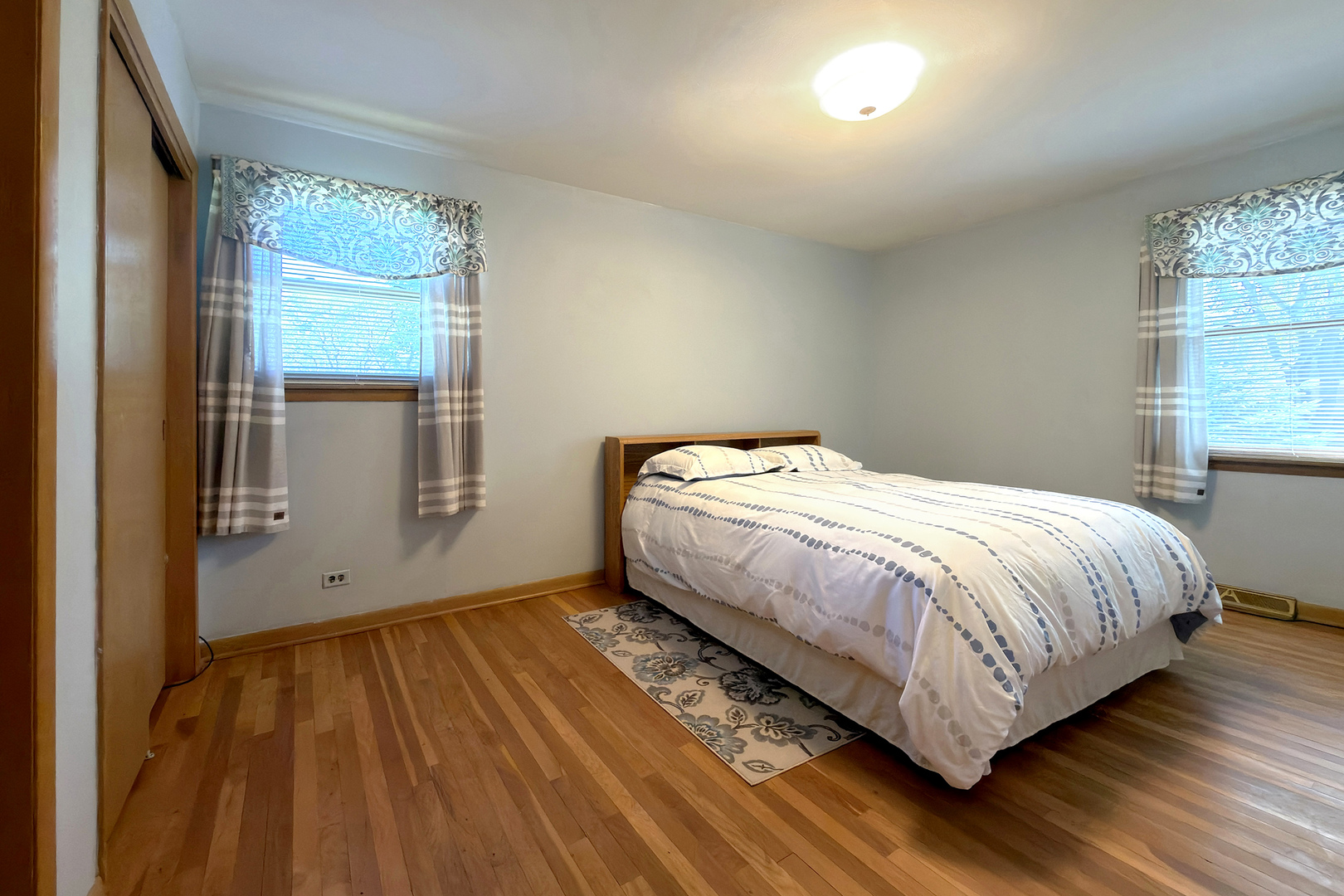 2022 E Woodview Drive Property Photo 33