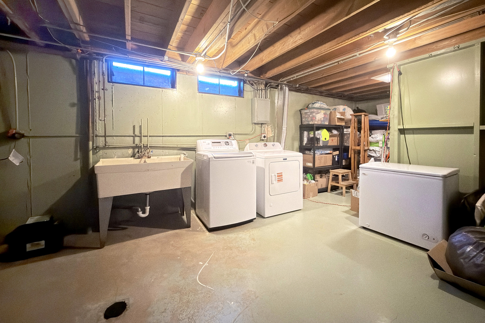 2022 E Woodview Drive Property Photo 37